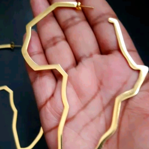 Jewelry - Africa hoop earrings